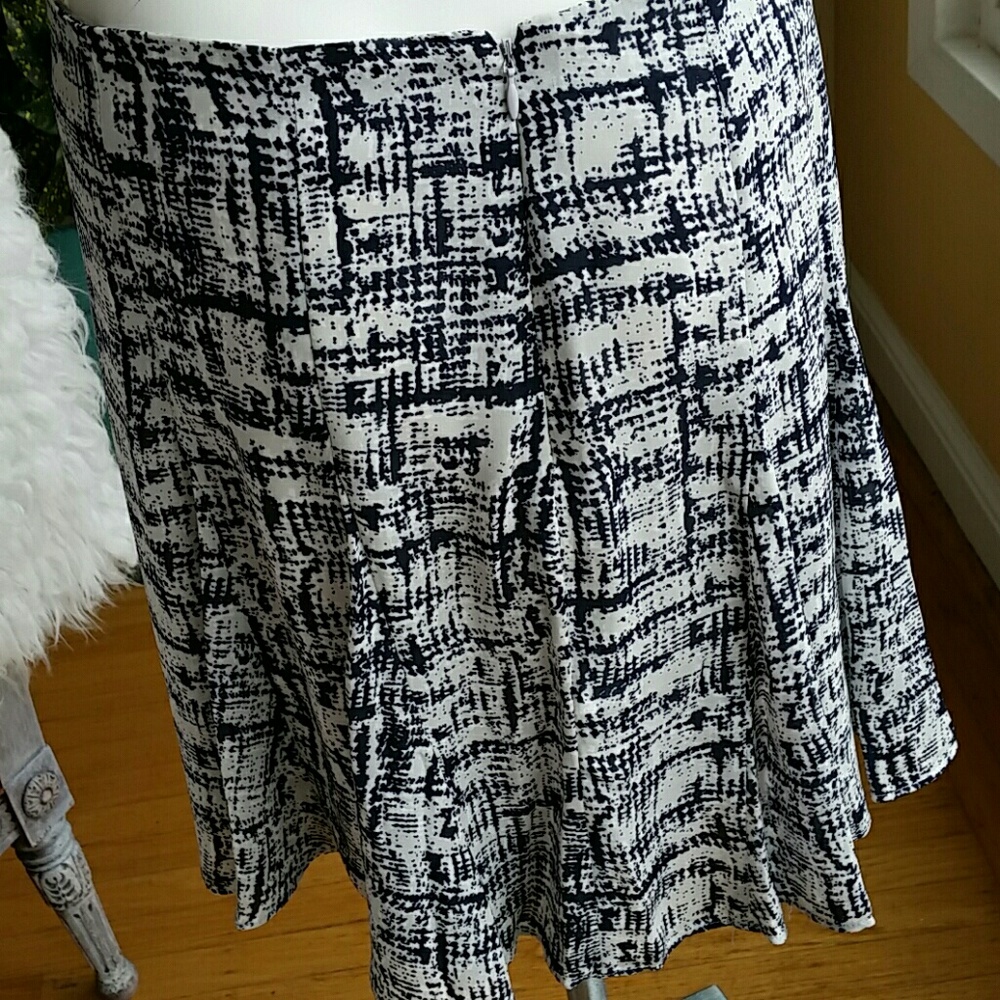 Banana Republic skirt size 4 - Picture 5 of 8